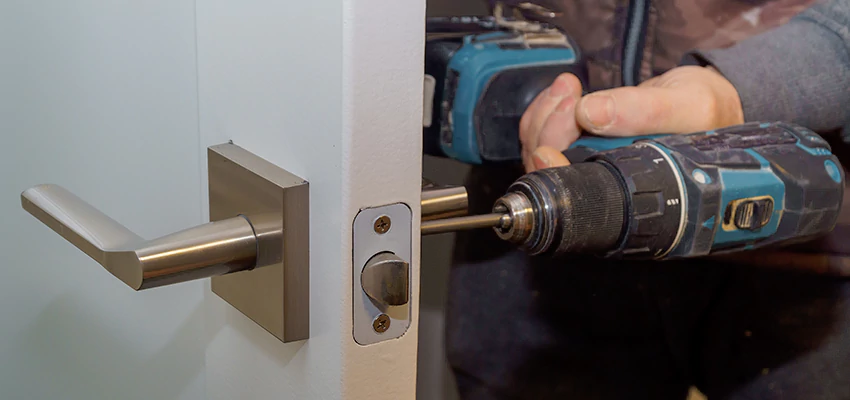 Broken Door Handle Lock Repair in Lake Elsinore, California